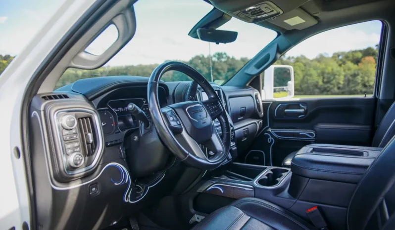 
								2020 GMC Sierra 2500HD Denali Crew Cab Duramax full									
