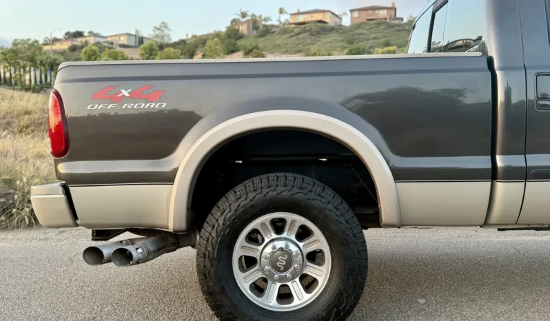 
								2009 Ford F-250 King Ranch Crew Cab Power Stroke full									