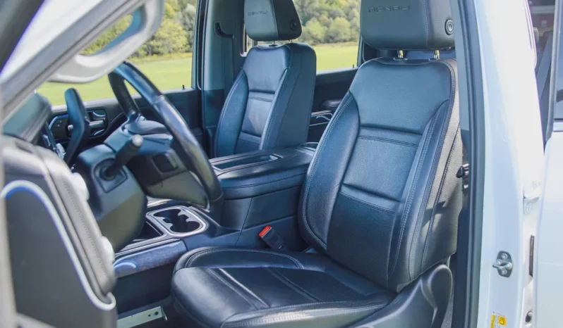 
								2020 GMC Sierra 2500HD Denali Crew Cab Duramax full									