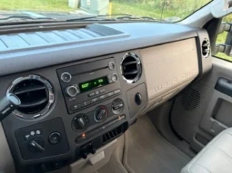 
										2010 Ford F-250 XLT Crew Cab Power Stroke full									