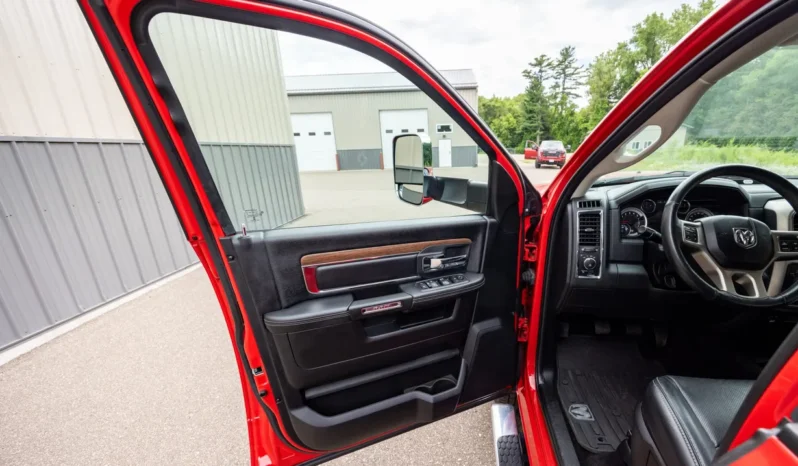 
								2018 Ram 3500 Laramie Crew Cab Dually full									