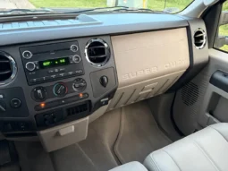 
										2010 Ford F-250 XLT Crew Cab Power Stroke full									