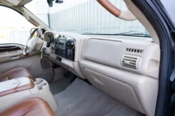 
										2005 Ford F-350 Super Duty King Ranch Crew Cab full									