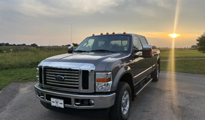 
								2010 Ford F-250 XLT Crew Cab Power Stroke full									