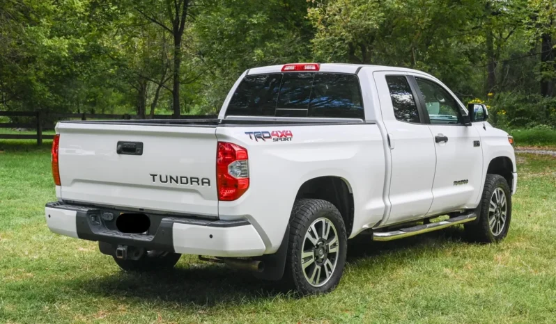 
								2018 Toyota Tundra SR5 Double Cab TRD Sport full									