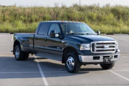 
										2005 Ford F-350 Super Duty King Ranch Crew Cab full									