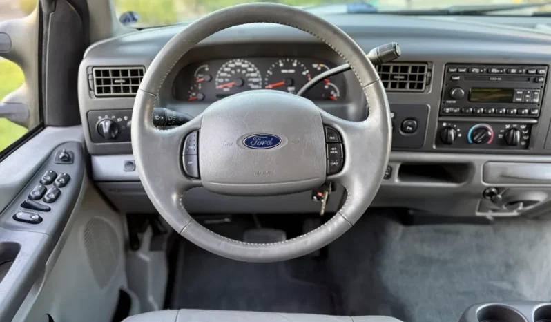 
								2004 Ford F-350 Super Duty Lariat Crew Cab full									