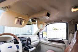 
										2005 Ford F-350 Super Duty King Ranch Crew Cab full									