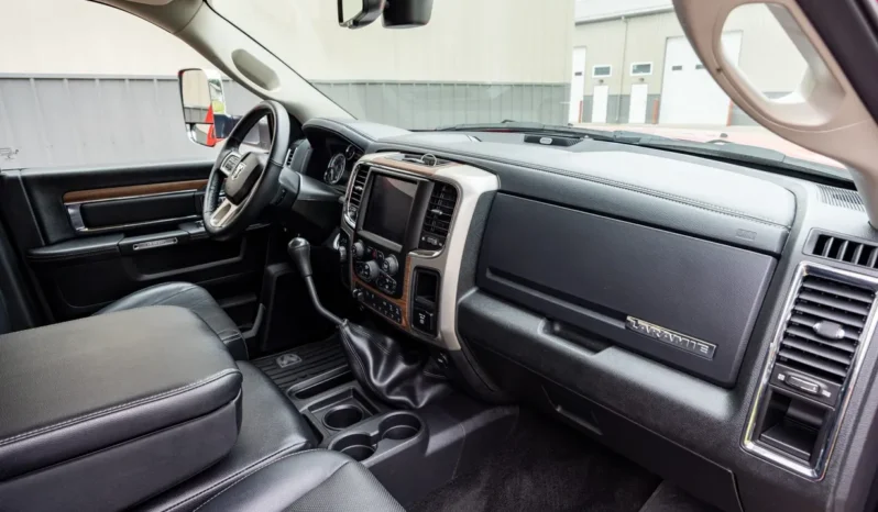
								2018 Ram 3500 Laramie Crew Cab Dually full									
