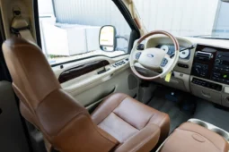 
										2005 Ford F-350 Super Duty King Ranch Crew Cab full									