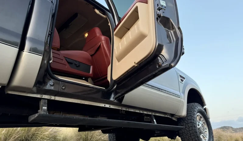 
								2009 Ford F-250 King Ranch Crew Cab Power Stroke full									