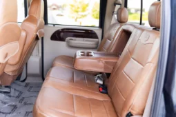 
										2005 Ford F-350 Super Duty King Ranch Crew Cab full									