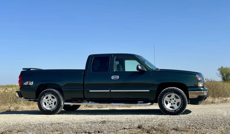 
								2006 Chevrolet Silverado 1500 LT 4×4 full									