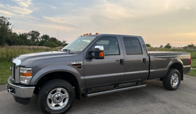 
								2010 Ford F-250 XLT Crew Cab Power Stroke full									