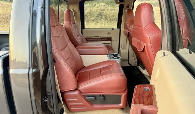 
								2009 Ford F-250 King Ranch Crew Cab Power Stroke full									