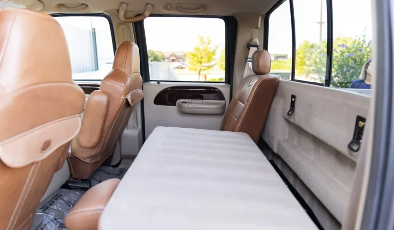 
								2005 Ford F-350 Super Duty King Ranch Crew Cab full									
