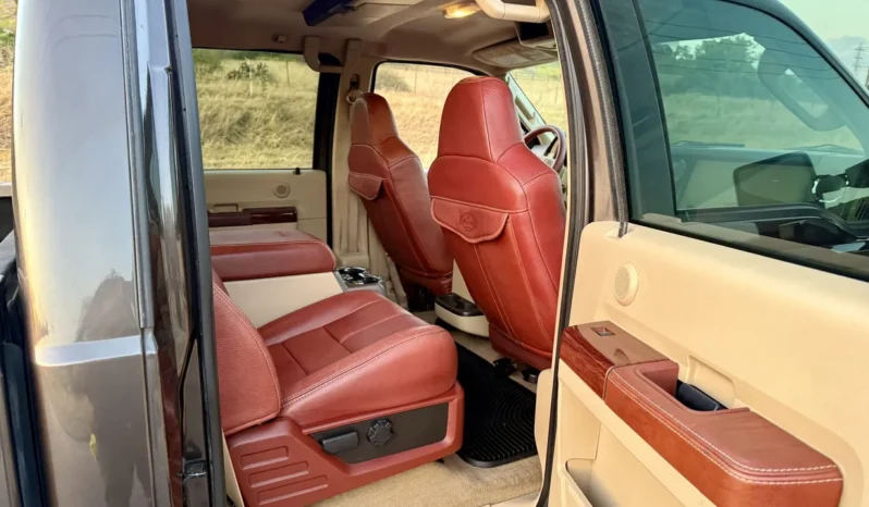
								2009 Ford F-250 King Ranch Crew Cab Power Stroke full									