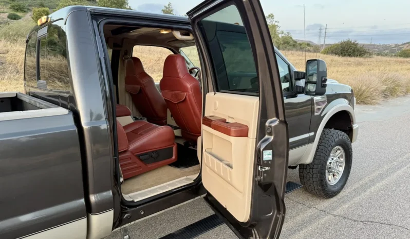 
								2009 Ford F-250 King Ranch Crew Cab Power Stroke full									
