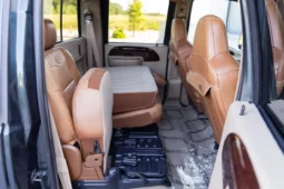 
										2005 Ford F-350 Super Duty King Ranch Crew Cab full									