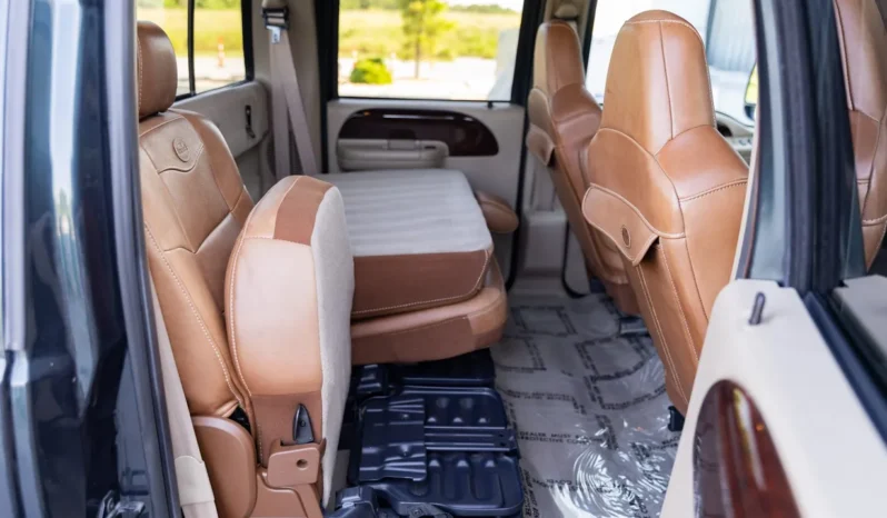 
								2005 Ford F-350 Super Duty King Ranch Crew Cab full									