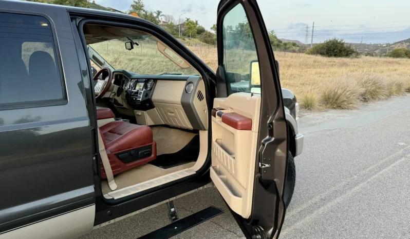 
								2009 Ford F-250 King Ranch Crew Cab Power Stroke full									