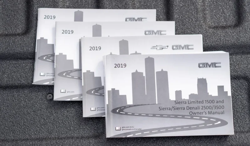 
								2019 GMC Sierra 2500HD SLT Crew Cab Duramax full									