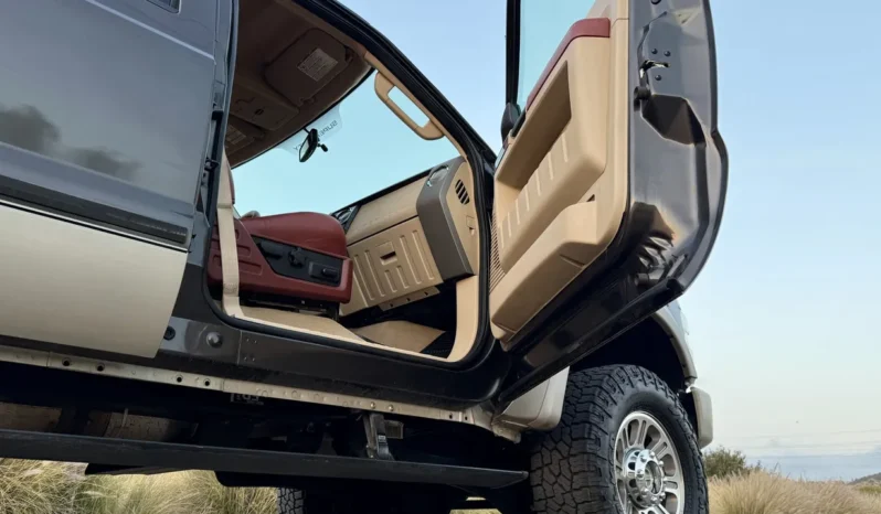 
								2009 Ford F-250 King Ranch Crew Cab Power Stroke full									
