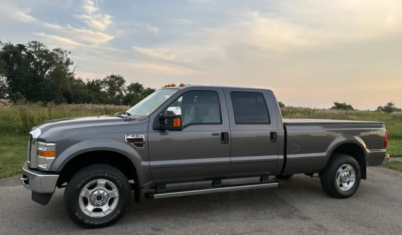 
								2010 Ford F-250 XLT Crew Cab Power Stroke full									