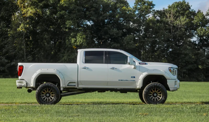 
								2020 GMC Sierra 2500HD Denali Crew Cab Duramax full									