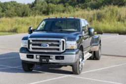 
										2005 Ford F-350 Super Duty King Ranch Crew Cab full									