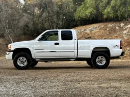 
										2005 GMC Sierra 2500HD SLT 4×4 full									