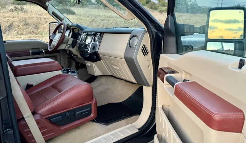 
								2009 Ford F-250 King Ranch Crew Cab Power Stroke full									