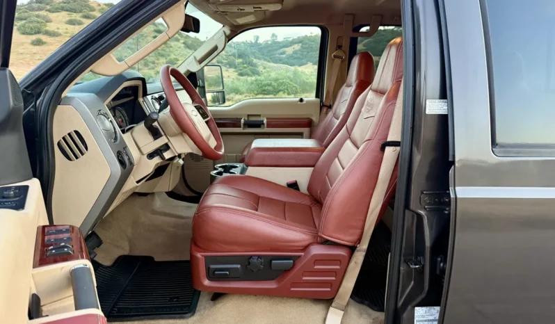 
								2009 Ford F-250 King Ranch Crew Cab Power Stroke full									