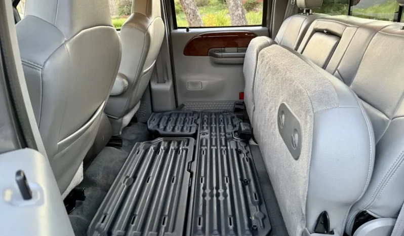 
								2004 Ford F-350 Super Duty Lariat Crew Cab full									