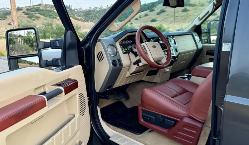 
								2009 Ford F-250 King Ranch Crew Cab Power Stroke full									