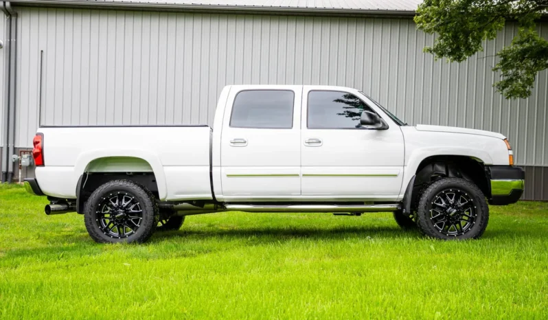 
								2005 Chevrolet Silverado 2500HD LS Crew Cab Duramax full									