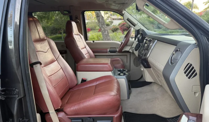 
								2009 Ford F-250 King Ranch Crew Cab Power Stroke full									