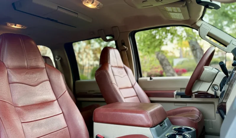 
								2009 Ford F-250 King Ranch Crew Cab Power Stroke full									