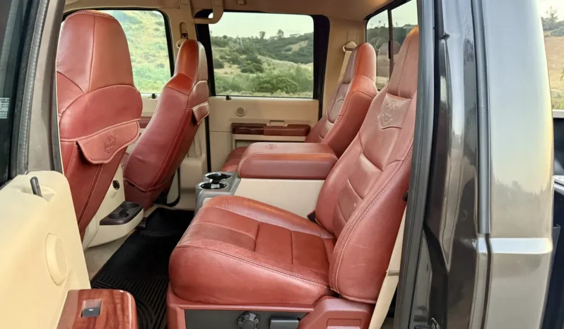 
								2009 Ford F-250 King Ranch Crew Cab Power Stroke full									