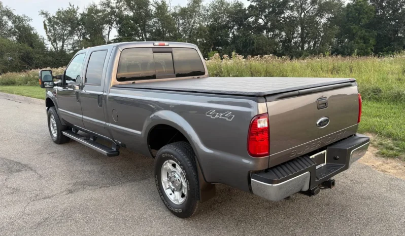 
								2010 Ford F-250 XLT Crew Cab Power Stroke full									